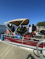 22ft Sun Tracker Party Pontoon Rental for 8 person max 