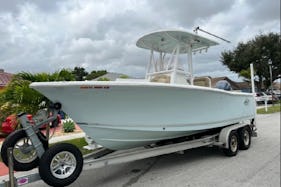22 Foot Sea Hunt Center Console - Fishing, snorkeling, diving, cruising & more!