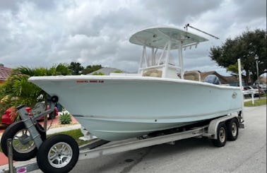 22 Foot Sea Hunt Center Console - Fishing, snorkeling, diving, cruising & more!