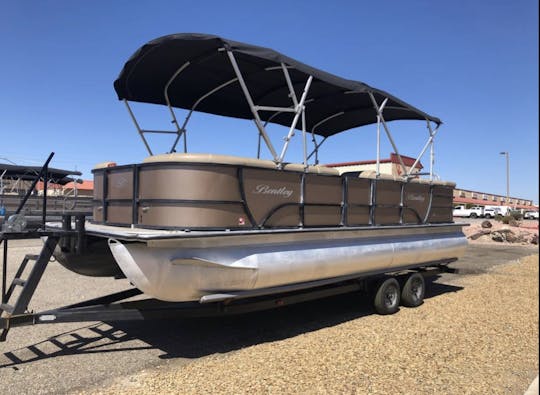 The Perfect Friends and Family Boat - 2022 Bentley 240 Cruise