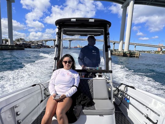 21 Mako Family Snorkel & Beach Day/ Swimming pigs