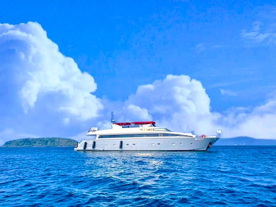 110ft Super Yacht - Enjoy Bliss in Chonburi - Pattaya