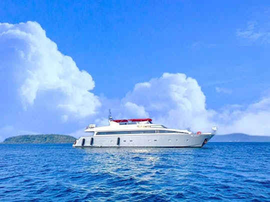 110ft Super Yacht - Enjoy Bliss in Chonburi - Pattaya