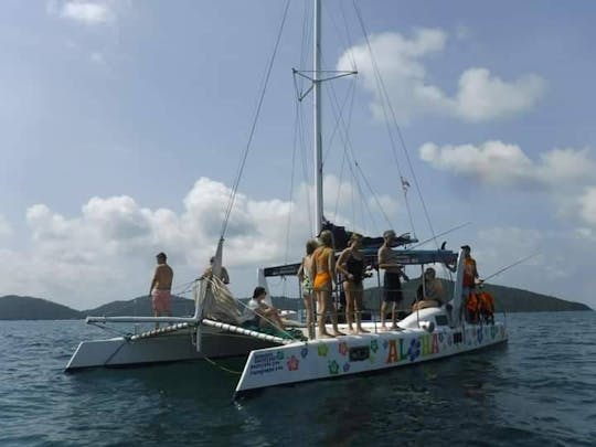 Découvrez le golfe de Thaïlande lors d'une excursion privée en catamaran