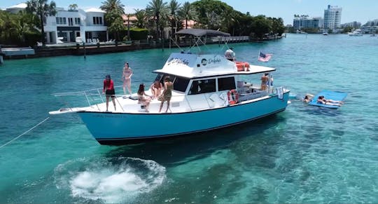 Celebrate your Yacht Party up to 34PAX, Everything Included, Great Location