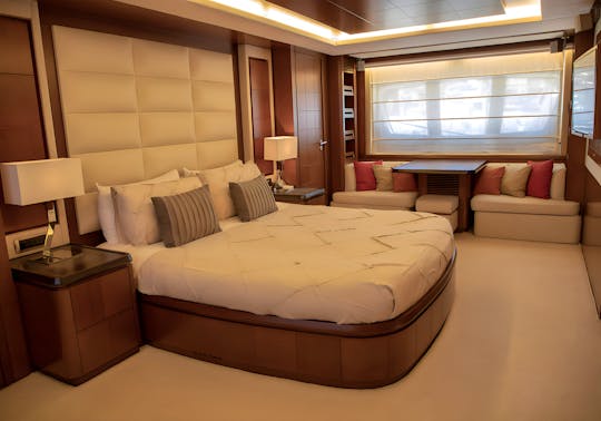 Luxury Experience on 105ft Azimut Yacht | Puerto Vallarta (Includes food)