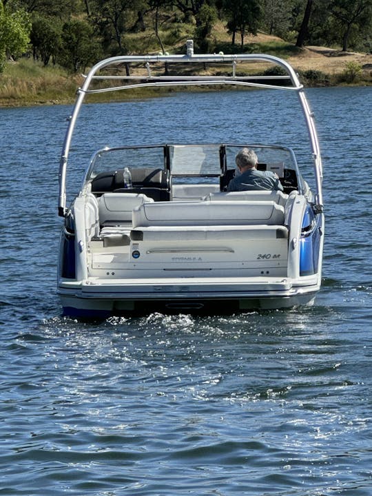 Bateau de Formule Sport haut de gamme et luxueux à Bass Lake !