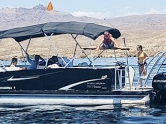 BIG 200 HP MERCURY VERADO SPACIOUS 22 FT TRITOON WITH DIVING BOARD & SKI TOWER