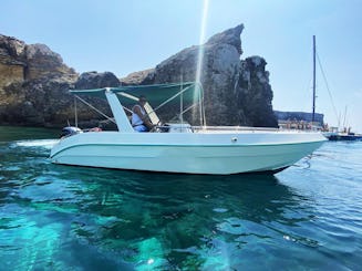 Malta: Private Boat Trip to Comino, Blue Lagoon & Gozo