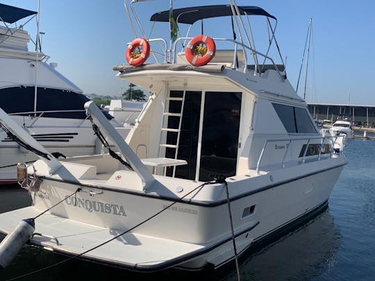 Oceanic 32ft Powerboat for 13 people in Rio de Janeiro