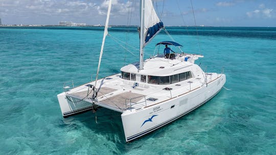 44 ft  Luxury Catamaran Private Charter / Capacity 40 people