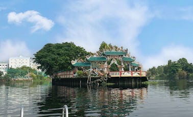 Visite du temple flottant du Dragon en hors-bord