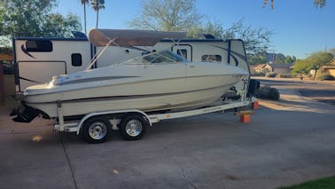 21foot Maxum Ski boat at Lake Pleasant AZ