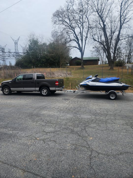 2 new waverunner jet skis on Lake Allatoona rent 1 or 2 and double the fun