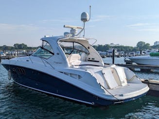 Charter a 39' Luxury SeaRay Sundancer 390 for 11 guests w/ Captain in Chicago