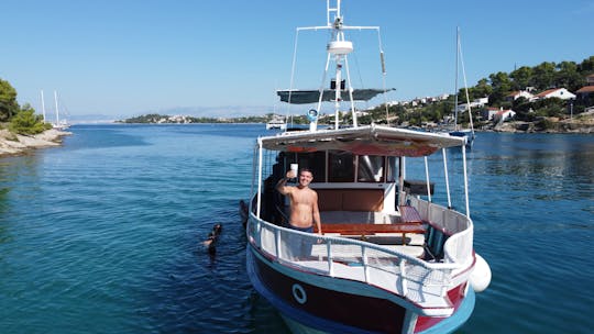 Excursiones privadas en barco a Sutivan y al naufragio Kontesa 