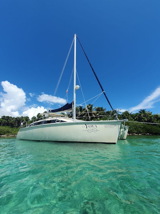 36' PDQ Catamaran Charter in Puerto Aventuras, Mexico