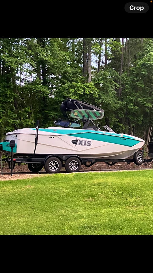 2023 axis T220 Wakeboat at Stagecoach reservoir