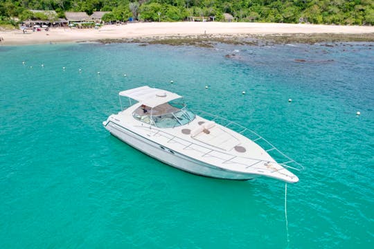 Deluxe 39ft Yacht to visit the Bays of Huatulco