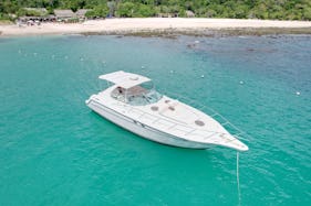 Deluxe 39ft Yacht to visit the Bays of Huatulco