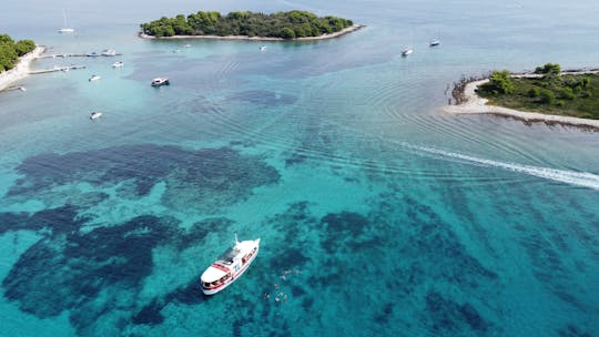 Excursiones privadas en barco a Sutivan y al naufragio Kontesa 