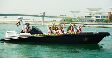 ¡Los recorridos en lanchas rápidas de lujo de Black Boats en Dubai Marina!