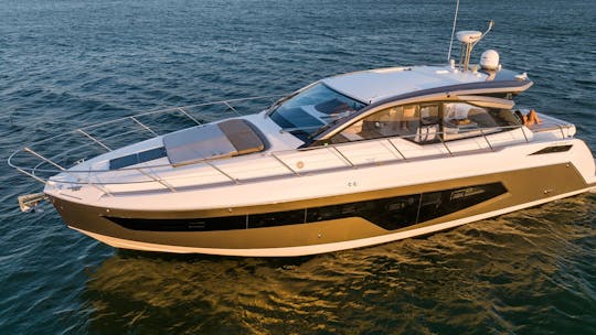 51' 2022 Azimut Atlantis + 2 Seabobs Yacht Charter in East Hampton, New York