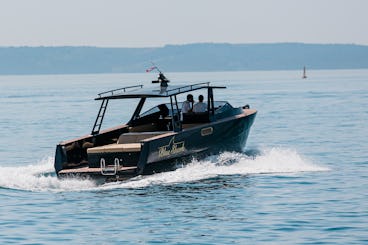 Excursions privées en bateau en Dalmatie avec le bateau à moteur Colnago 35