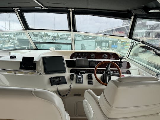 Location de yacht Sea Ray de 50 minutes | Ne vous contentez pas de n'importe quel yacht, faites-le à votre façon !