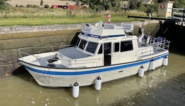 Alquila el barco eléctrico Sigrid en Gota Kanal, Suecia