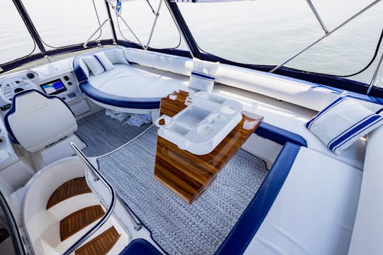 Alquiler de yates privados en Port Washington: Azimut Flybridge de 43 pies