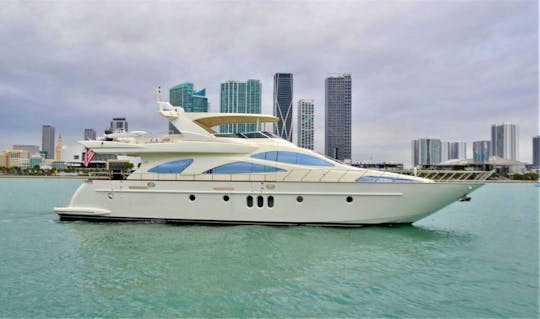 Amazing 85 feet Azimut fly bridge yacht in Cancún,up to 20 guests Free  jetski!!