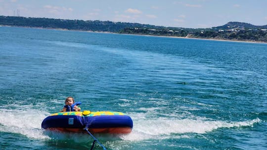 Avalon Funship de dois andares de 25 pés com escorregador Canyon Lake