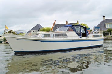 Croisière familiale sur les canaux néerlandais à bord du Palan Sport 1050 AK (Passant)