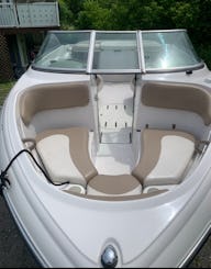 FourWinns Horizon 18pied Inboard  Open Deck