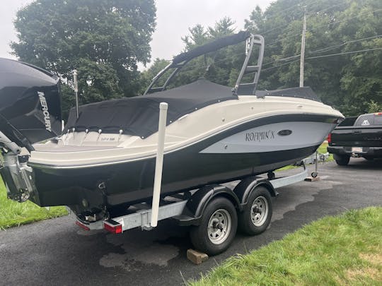 Fun Sea Ray Bow Rider de 22 pieds **REMORQUABLE**
