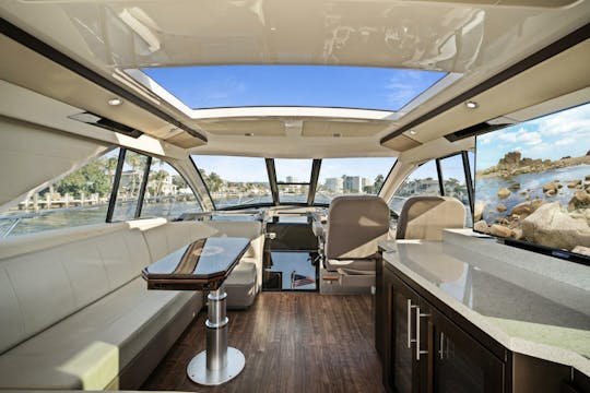 リーガル 53 スポーツクーペ — カリフォルニア州ニューポートビーチでの究極のラグジュアリーエスケープ 