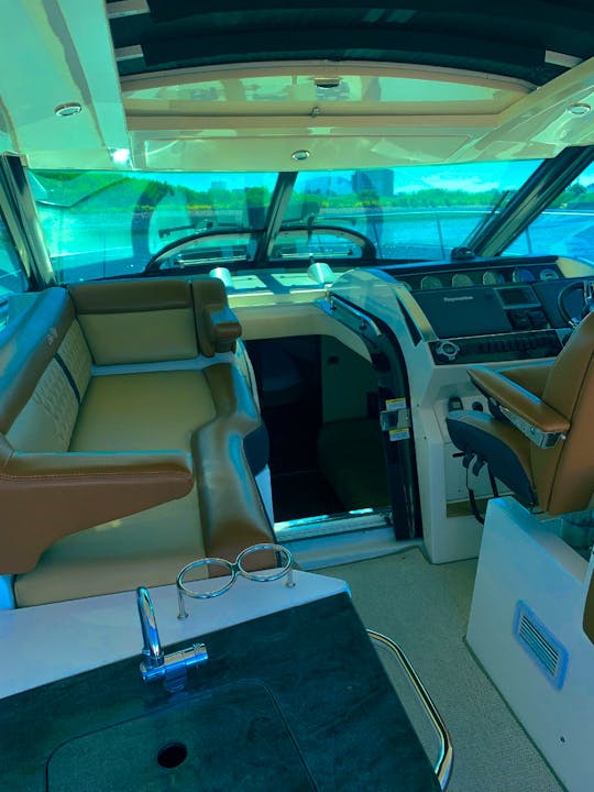 Sea Ray 44 ft Luxury Yacht for Exploring the Beaches of Mazatlan!