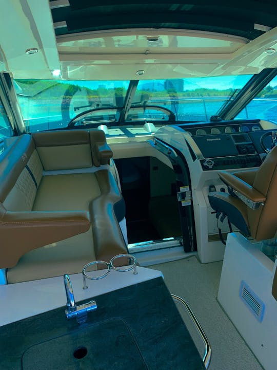 Yacht de luxe Sea Ray de 44 pieds pour explorer les plages de Mazatlan !