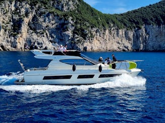 Navega con estilo: Ferretti Fly 43 para tu aventura en el sur de Croacia