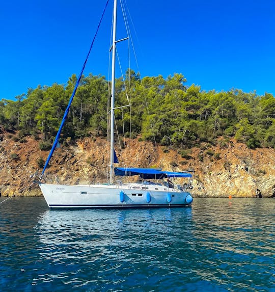 Alquiler de monocasco de crucero BENETEAU OCEANIS 423 en Mugla, Turquía