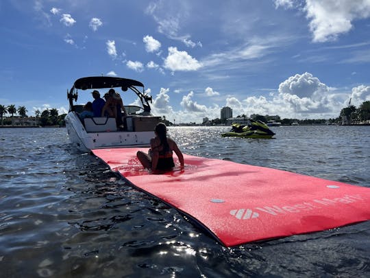 2022 Yamaha 252XE Powerboat in Marco Island, FL 