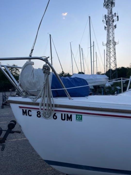 1986 Velero Catalina de 22 pies en Holland, Michigan