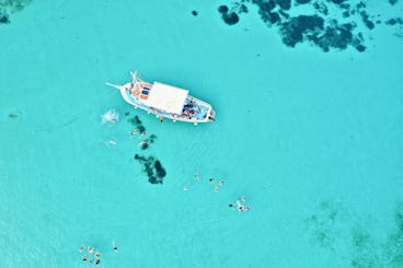 Viaje en barco a Blue Lagoon 