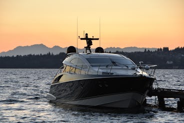 Marquis 500 Sport Coupe Motor Yacht