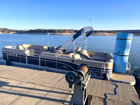 The hottest Pontoon on Lake Travis for 14 guests!