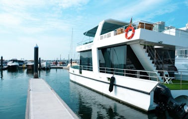 Péniche de luxe de 65 pieds avec salon et terrasse de fête - Accueillez 50 personnes dans la marina de Dubaï