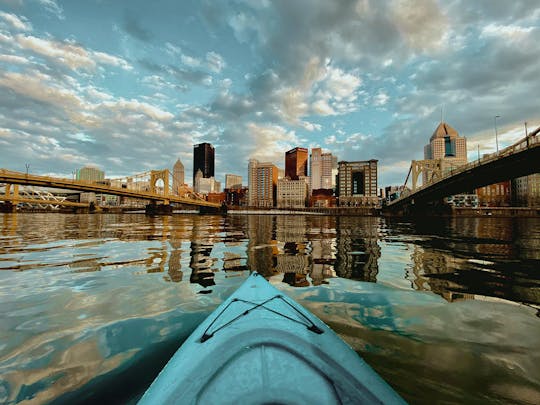  🌊🚣 Explore Grand Rapids Waters with Our Kayak Rentals! 🌊🚣