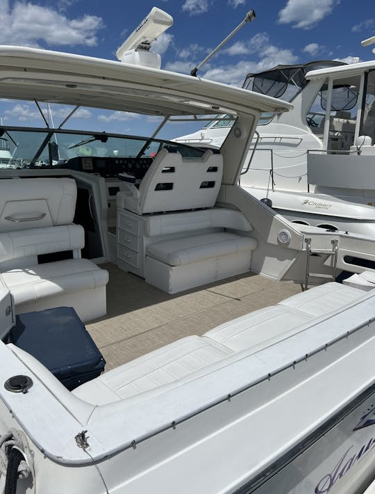 Captained charter on 40' Sea Ray with all amenities in Chicago!