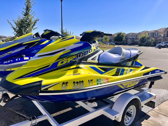 Brand NEW Supercharged 3 Seater YAMAHA Jet Skis w/Bluetooth Audio Speakers